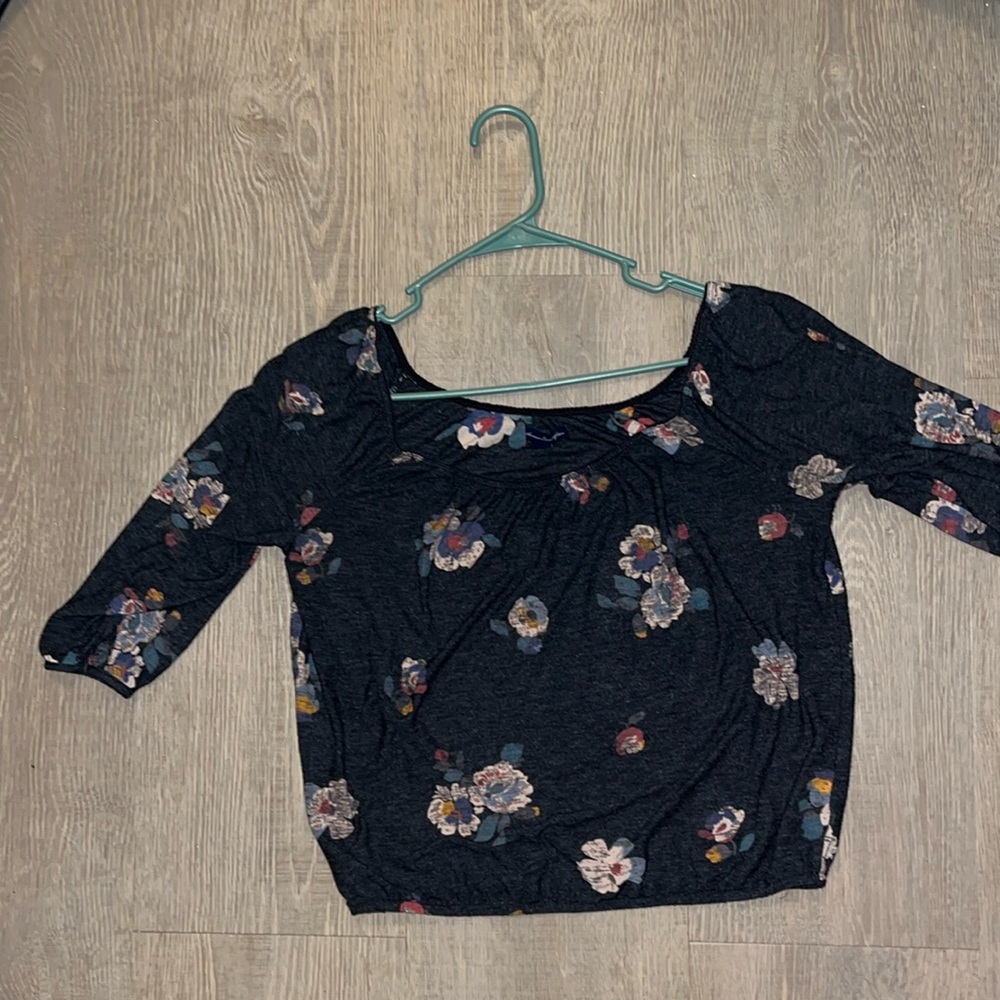 Women’s AE top